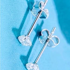 Sterling diver stud 3mm earrings 925 marked